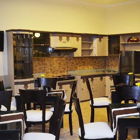 Srikandi Guesthouse Malang Zewnętrze zdjęcie