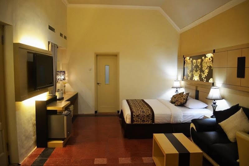 Srikandi Guesthouse Malang Zewnętrze zdjęcie